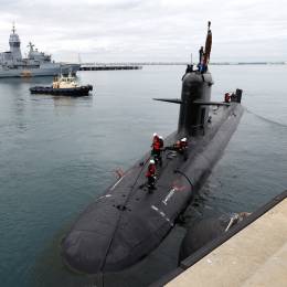 El submarino “Vagir” atracando en la base de la RAN de Fremantle. (foto RAN)