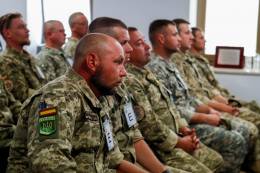 Algunos de los militares ucranianos que reciben formación, foto de octubre del año pasado en Zaragoza (Ministerio de Defensa)