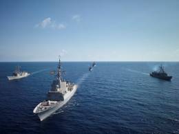 Buques participantes en Dynamic Guard  en formacin.