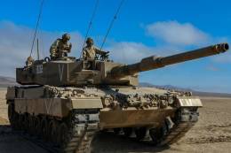 Carro de combate Leopard 2A4 del Grupo "Vencedores" desplegado en pampa de Chaca (Ejrcito de Chile)