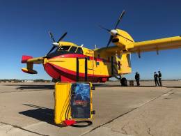 Ultra-Starter dando servicio a un avi�n apagafuegos (Enercraft)