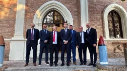 El primer ministro eslovaco Ludovit Odor visit� la planta de FMG (FMG).