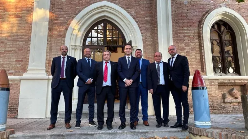 El primer ministro eslovaco Ludovit Odor visit� la planta de FMG (FMG).