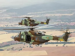 Vuelo de entrega de los dos primeros NH90 al BHELMA III. Foto Julio Maz