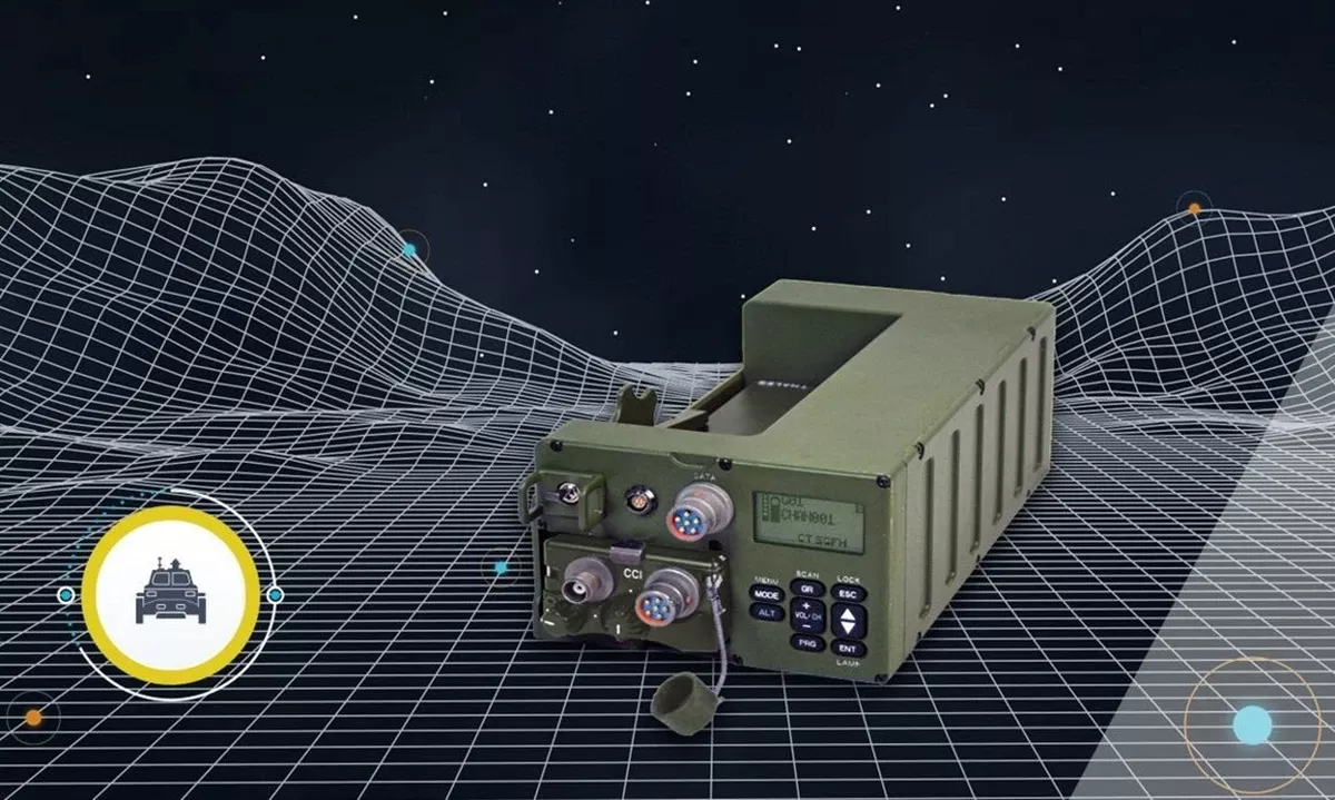 Este sistema CNR corresponde en realidad a un reemplazo modernizado criptográficamente de las comunicaciones radio SINCGARS del Ejército de los EEUU. Foto: Thales Este sistema CNR corresponde en realidad a un reemplazo modernizado criptográficamente de las comunicaciones radio SINCGARS del Ejército de los EEUU. Foto: Thales