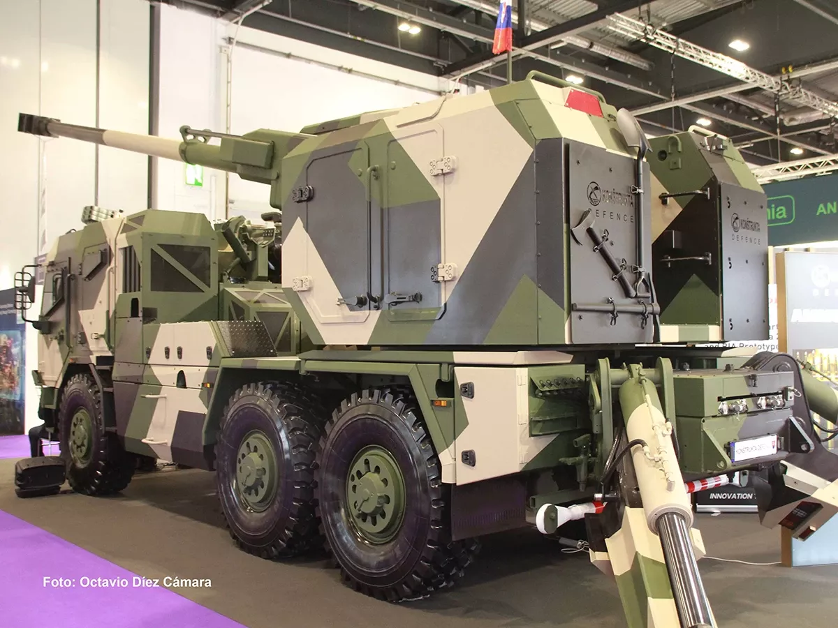 La nueva pieza de 155/52 de Konstrukta Defence aporta tamaño compacto y buen potencial de fuego. Foto: Octavio Díez Cámara La nueva pieza de 155/52 de Konstrukta Defence aporta tamaño compacto y buen potencial de fuego. Foto: Octavio Díez Cámara