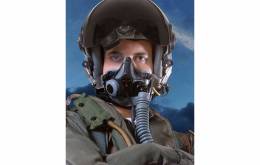 El casco Scorpion mejorar el conocimiento de la situacin de los pilotos de los cazas FA-50 polacos (Thales).