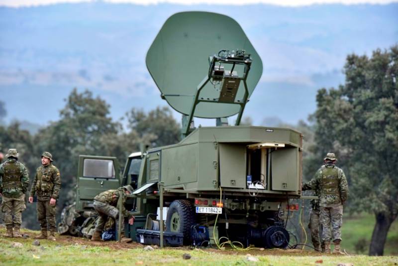 Terminal satélite ATQH del Ejército de Tierra (Ejército de Tierra) Terminal satélite ATQH del Ejército de Tierra (Ejército de Tierra)