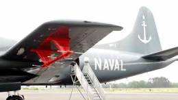 Antenas del Radar de Penetraci�n de Hielo en el P-3 Ach Orion de la Arma de Chile.