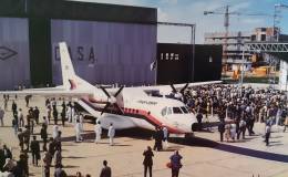 Presentacin del primer CN235 en las instalaciones de CASA en Getafe. (foto Museo de Aeronutica y Astronutica)
