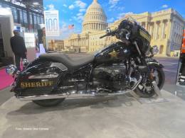 BMW mostr� su interesante moto de patrulla R18 B-P Concept que sigue una est�tica muy estadounidense y se ofrece a distintos clientes. (Octavio D�ez C�mara)