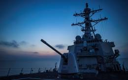 El destructor estadounidense Carney desplegado en la zona (US Navy)