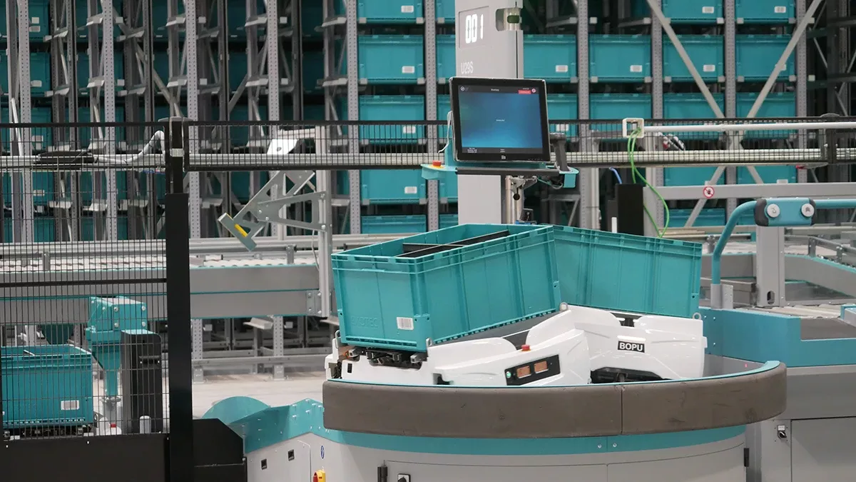 Robots Skypod autnomos de Exotec en el centro logstico de Airbus Helicopters en Albacete. Foto: Diego Gmez