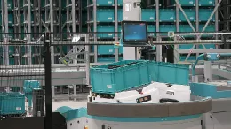 Robots Skypod aut�nomos de Exotec en el centro log�stico de Airbus Helicopters en Albacete. Foto: Diego G�mez