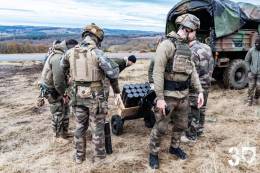 El 3r RPIMa de paracaidistas de Infantera de Marina est evaluando este ingenioso equipo de transporte. (3r RPIMa) 