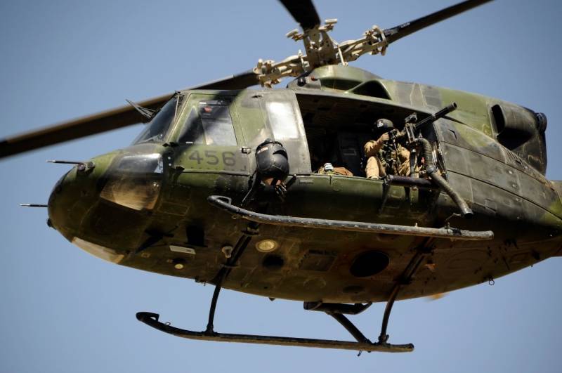 Uno de los helicópteros CH-146 de la RCAF. (foto U.S. Army-Spc. Jesse LaMorte) Uno de los helicópteros CH-146 de la RCAF. (foto U.S. Army-Spc. Jesse LaMorte)