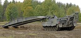 Carro lanzapuentes finlands, basado en Leopard 2A4 (Patria)