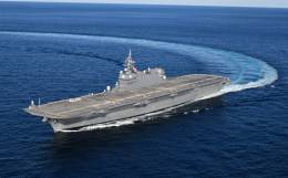 El ya portaaviones ligero Kaga durante sus pruebas de mar. (foto JMSDF)