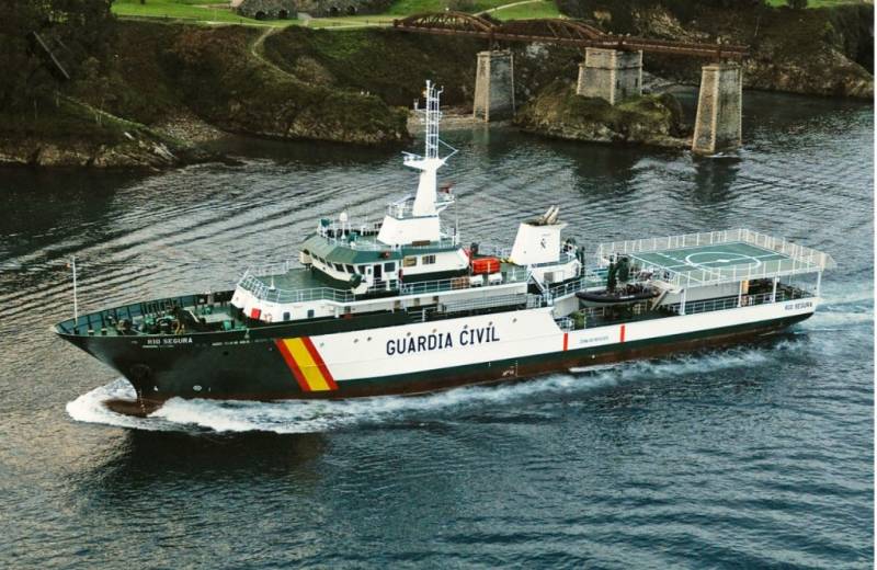 Buque oceánico “Rio Segura” del Servicio Marítimo (Guardia Civil) Buque oceánico “Rio Segura” del Servicio Marítimo (Guardia Civil)