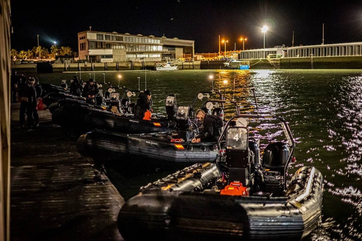 Varias de las RHIB del GRUMA Zodiac MILPRO SRMN-600 listas para iniciar la incursin nocturna. (Foto Tercio de Armada)