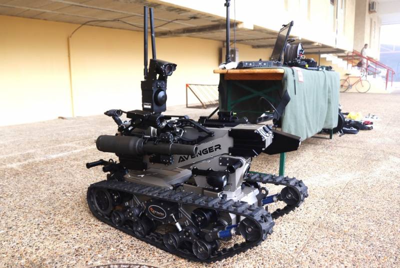 UGV “Avenger” de la SEDEX del Tercio de Armada de la Infantería de Marina española. (Foto Julio Maíz) UGV “Avenger” de la SEDEX del Tercio de Armada de la Infantería de Marina española. (Foto Julio Maíz)