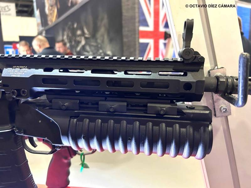 El tamao compacto de este lanzagranadas monotiro permite acoplarlo a armas con can corto. (Octavio Dez Cmara)