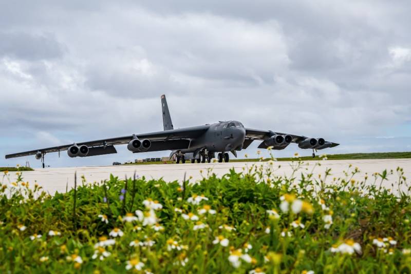 Uno de los B-52h recientemente desplegados en Guam. (Foto PACAF) Uno de los B-52h recientemente desplegados en Guam. (Foto PACAF)