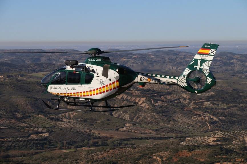 Los últimos H135 recibidos por el SAER ya traen el nuevo esquema de pintura.