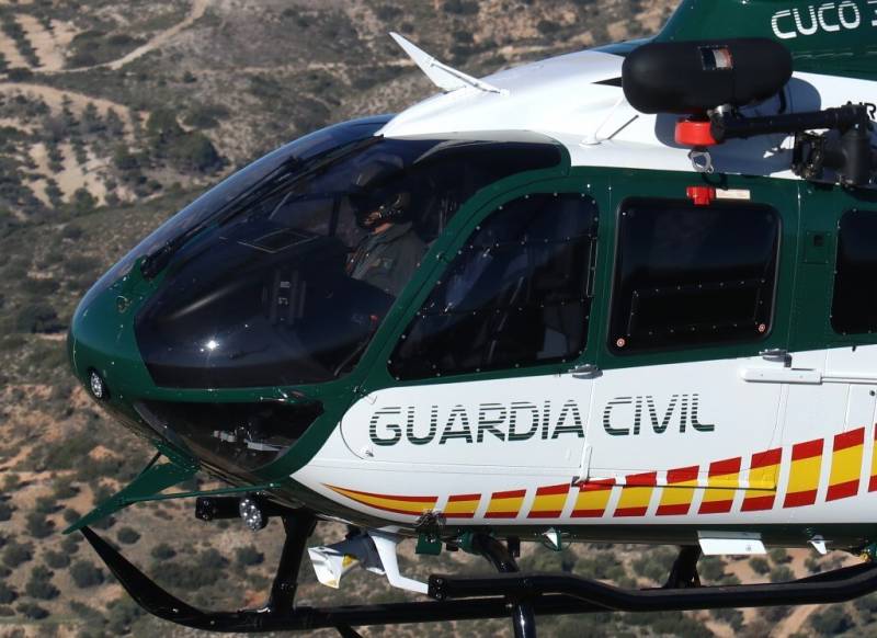 El H135 está certificado para ser volado por un único piloto, como vemos en la imagen. El H135 está certificado para ser volado por un único piloto, como vemos en la imagen.