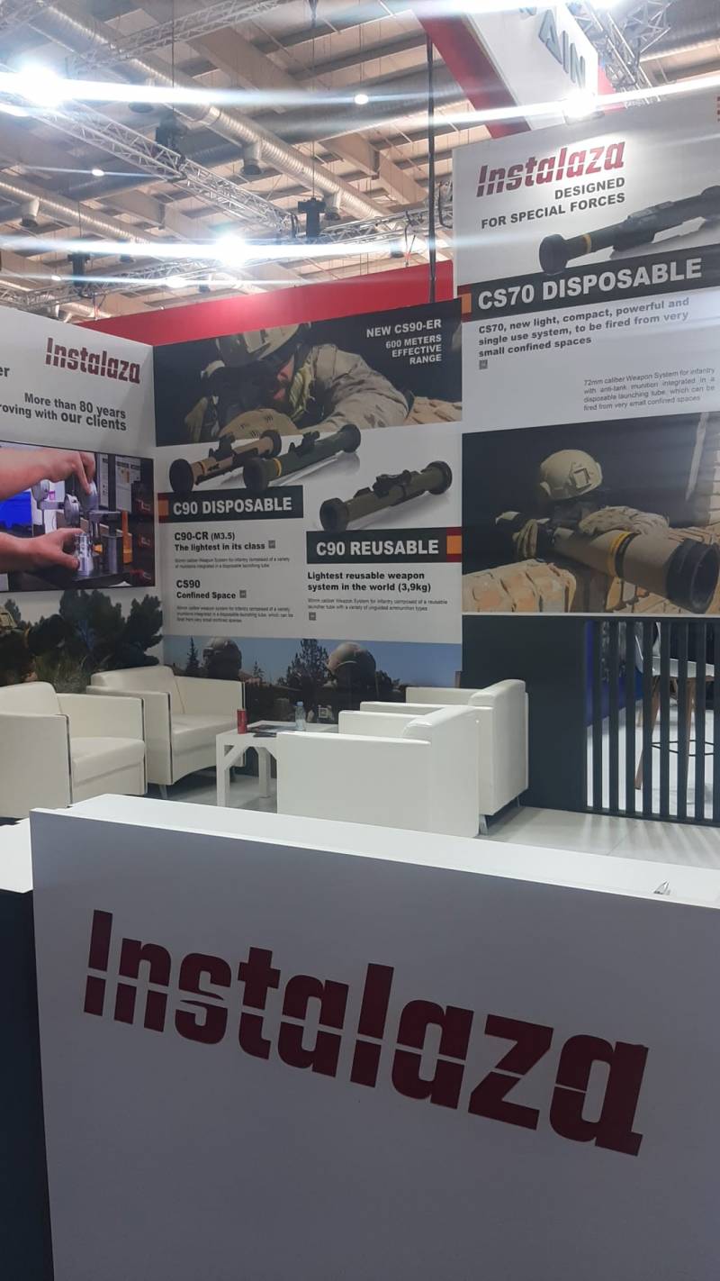 La nueva identidad corporativa preside el estand de la empresa La nueva identidad corporativa preside el estand de la empresa