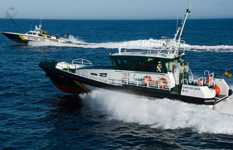 Dos tipos de embarcaciones del SEMAR (Guardia Civil) Dos tipos de embarcaciones del SEMAR (Guardia Civil)