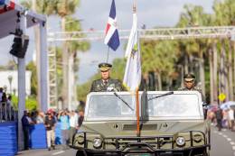 Se mostraron varios tipos de veh�culos VAMTAC de la firma espa�ola URO que incluyeron los ST5 blindados que han recibido recientemente. (Presidencia Rep�blica Dominicana)