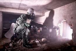 Novedoso traje personal EXOSKIN-S1 de Avon Protection para operar en reas contaminadas. (AVON)