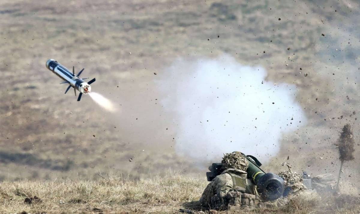 Lanzamiento de un misil desde el Javelin ATGM. Foto defenceimages.gov.uk. Lanzamiento de un misil desde el Javelin ATGM. Foto defenceimages.gov.uk.