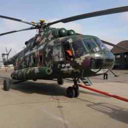 El Mi-8MTV-1, matrcula EP 650, en la Base Area de Las Palmas. 