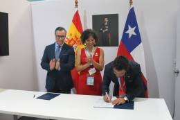 Cesar Ramos, Director General de TEDAE, Loreto Moraga Guerrero, presidente de ACHIDE y Sebastin Jaraquemada, Tesorero de ACHIDE.