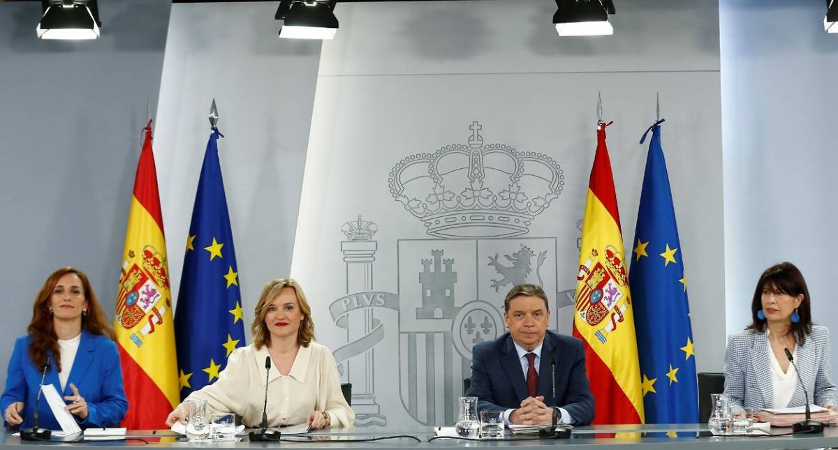 La aprobación de partidas mucho menores si fue anunciada y comentada en rueda de prensa (La Moncloa) La aprobación de partidas mucho menores si fue anunciada y comentada en rueda de prensa (La Moncloa)