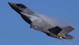 F-35A de la Fuerza Area de los Estados Unidos. (foto Julio Maz)