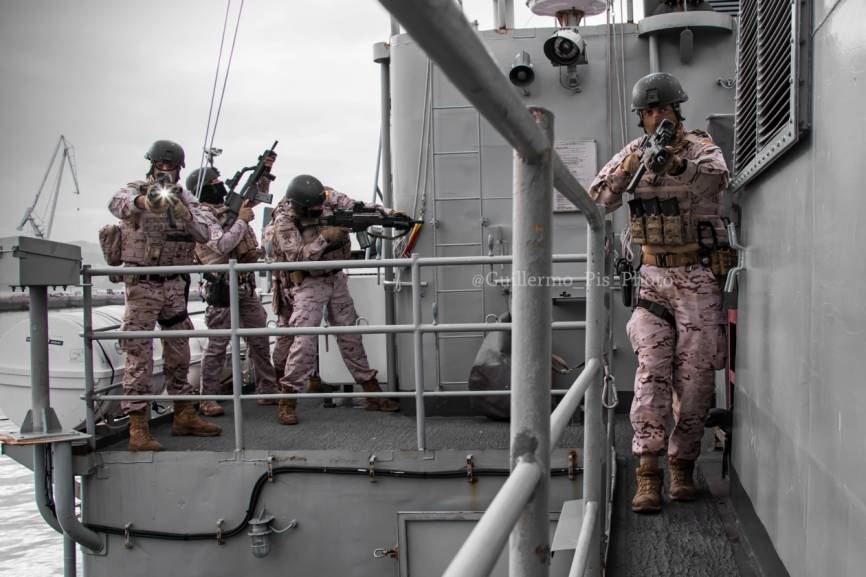 Aunque en la actualidad todos los buques de la Armada tienen constituidos sus Trozos de Visita y Registro (TVR) con personal de su dotación, la tendencia actual es que cuando un buque vaya a realizar Operaciones de Seguridad Marítima, embarque un EO de la Fuerza de Infantería de Marina, como Elemento de Seguridad.