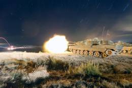 Carros de combate Leopardo 2E en un ejercicio (Ej�rcito de Tierra)