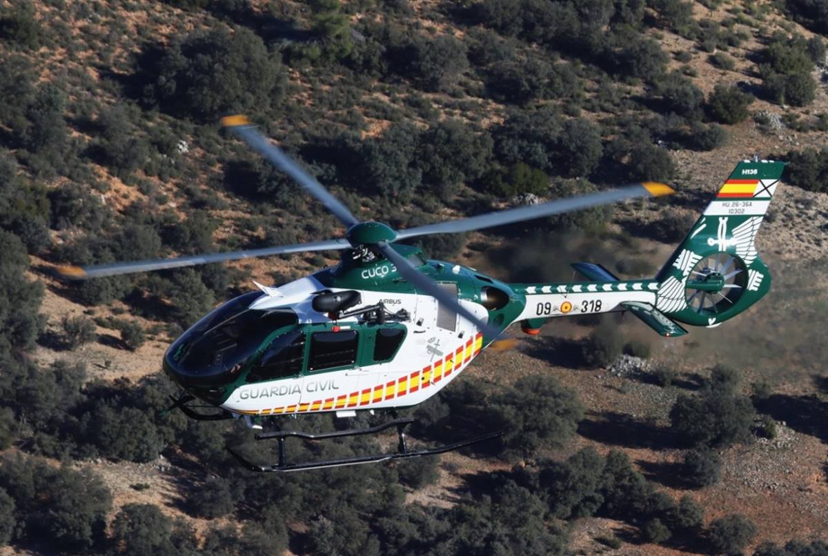 Uno de los nuevos H135 del SAER, se aprecia en la parte superior izquierda la grúa. (foto Julio Maiz) Uno de los nuevos H135 del SAER, se aprecia en la parte superior izquierda la grúa. (foto Julio Maiz)