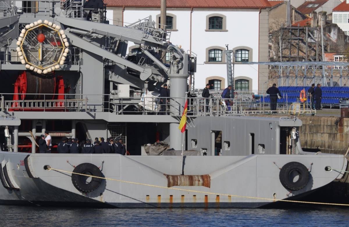 En su parte de popa el Carnota cuenta con una gran cubierta de carga de 380 m2, en la que se sitan dos gras. (foto Julio Maz)