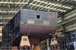 Imagen del bloque de la futura fragata Bonifaz, en el que ya aparece el nombre de este futuro navo. (foto Julio Maz)