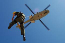 Uno de los S-76 del Ala 78 durante un ejercicio de SAR. (foto Ejrcito del Aire y del Espacio)