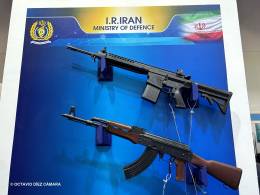 Las dimensiones generales del Masaf de Ir�n pueden compararse con un arma tipo AK47 al que reemplazar�a.   (Octavio D�ez C�mara)