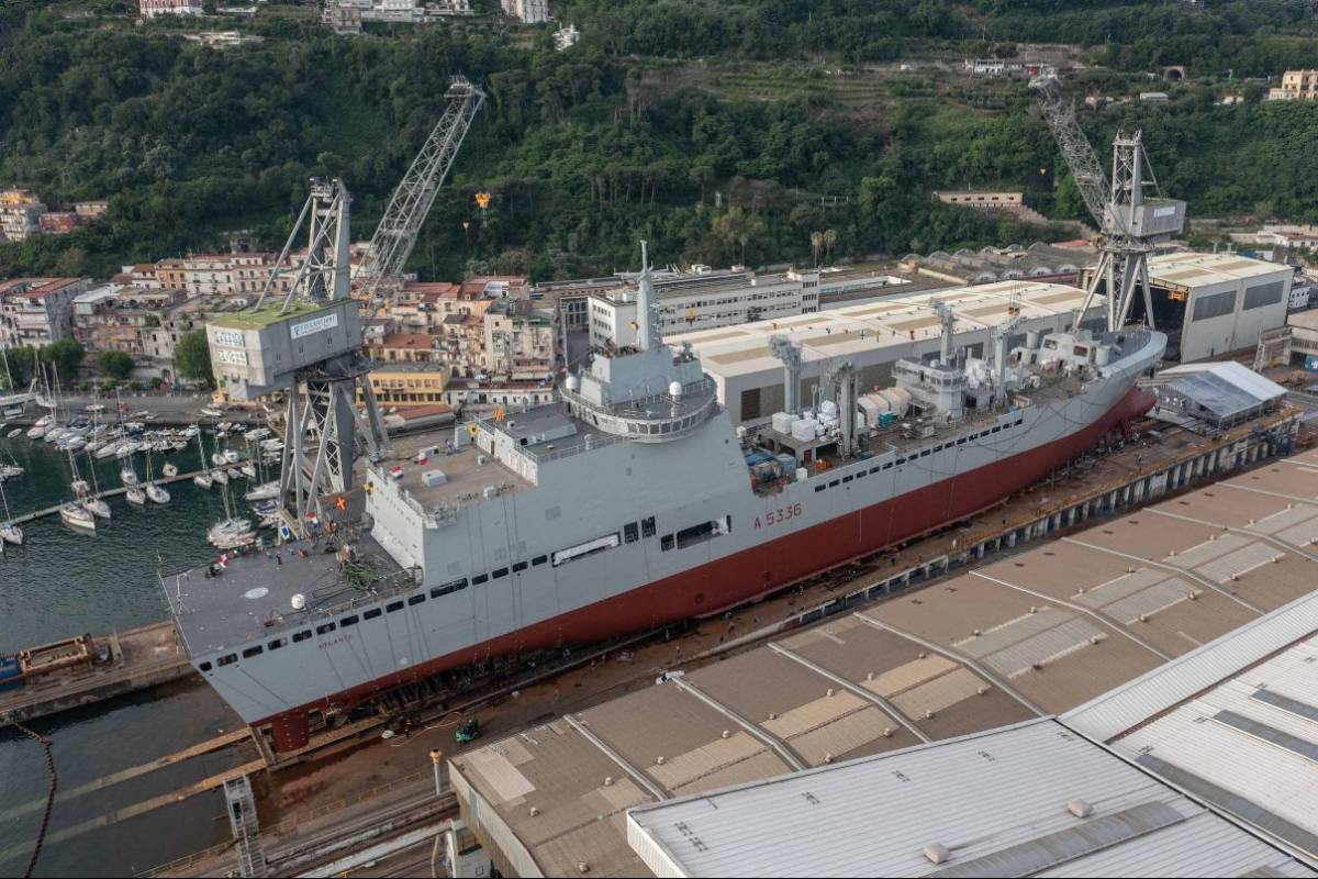 El 18 de mayo de 2024 ha sido botado el navío A 5336 Atlante que es el segundo buque logístico de reciente diseño y fabricación para la Marina Militare. (Fincantieri) El 18 de mayo de 2024 ha sido botado el navío A 5336 Atlante que es el segundo buque logístico de reciente diseño y fabricación para la Marina Militare. (Fincantieri)