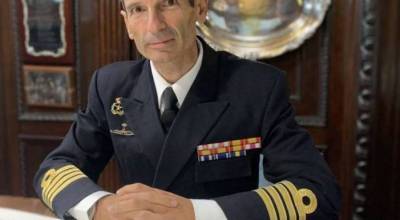 Almirante Comandante del Mando Naval de Canarias, Contralmirante Santiago De Colsa Trueba.