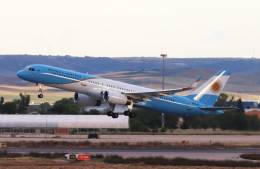 El Boeing 757 ARG-01 despegando con las ltimas luces del da de la base area de Torrejn. (foto Julio Maz)