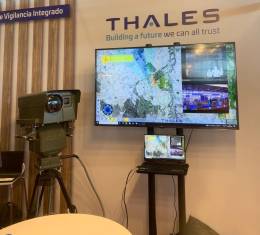 Parte de la suite de control inteligente de fronteras de Thales, incluyendo el sistema optrnico Gecko (autor)
