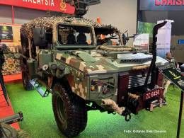 En fechas recientes comenzaron las entregas a las Operaciones Especiales malayas de su vistoso y efectivo vehculo todo terreno SF-21X.  (Octavio Dez Cmara)